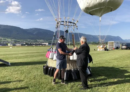 Wasserstoff-Ballon-Taufe